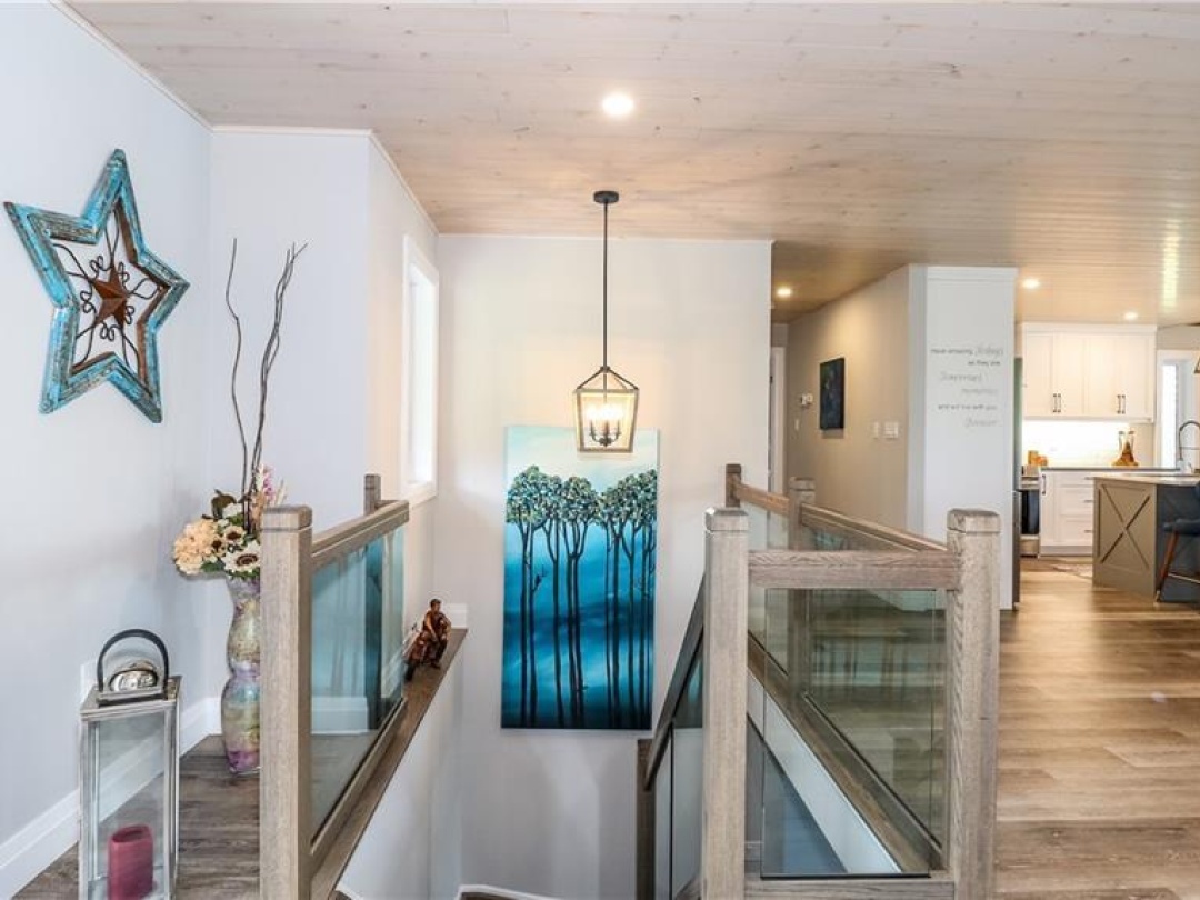 241 Eight Mile Point Road, Lake Simcoe