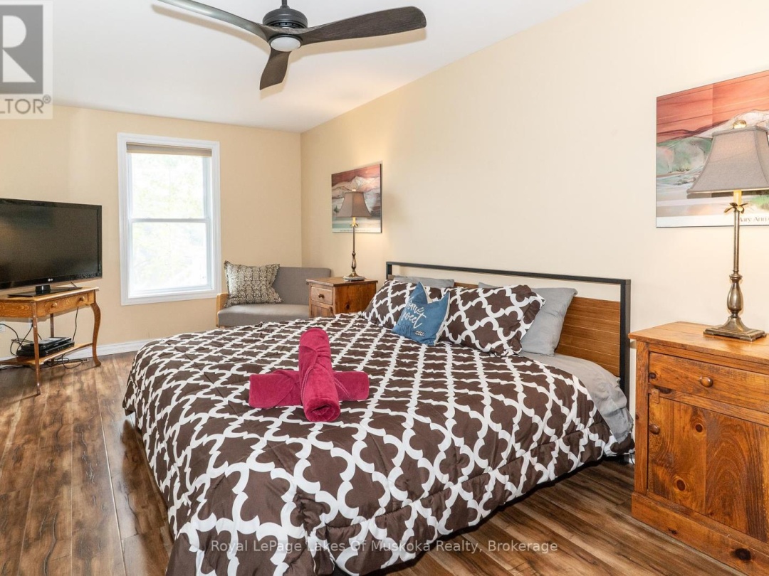 49 PINETREE ROAD, 
