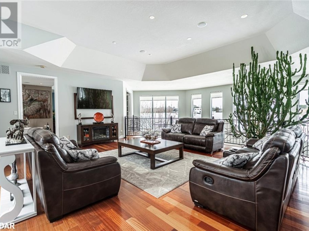 1372 Division Road East, Pond 