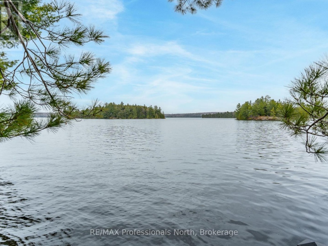 5997 Kennisis Lake Road, Kennisis Lake