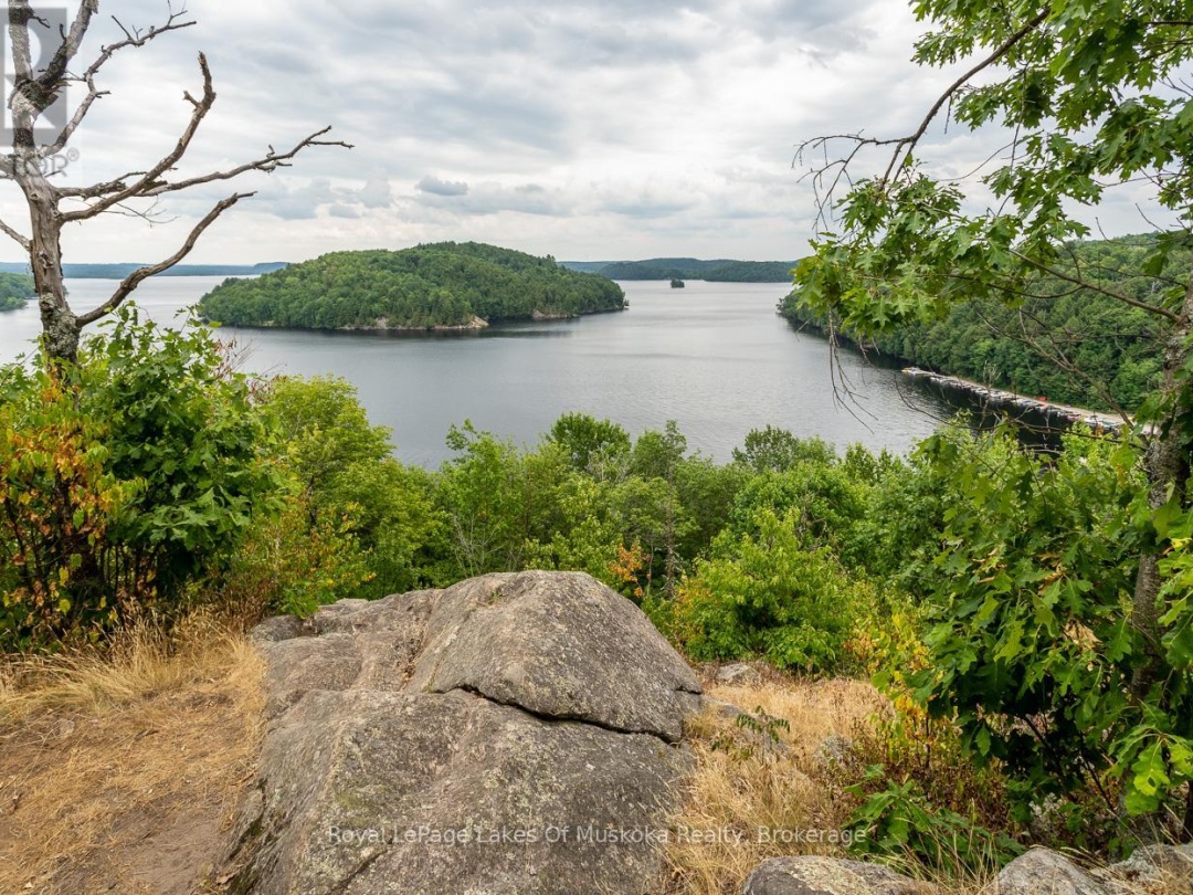 32 Maple Leaf Drive, Lake Vernon