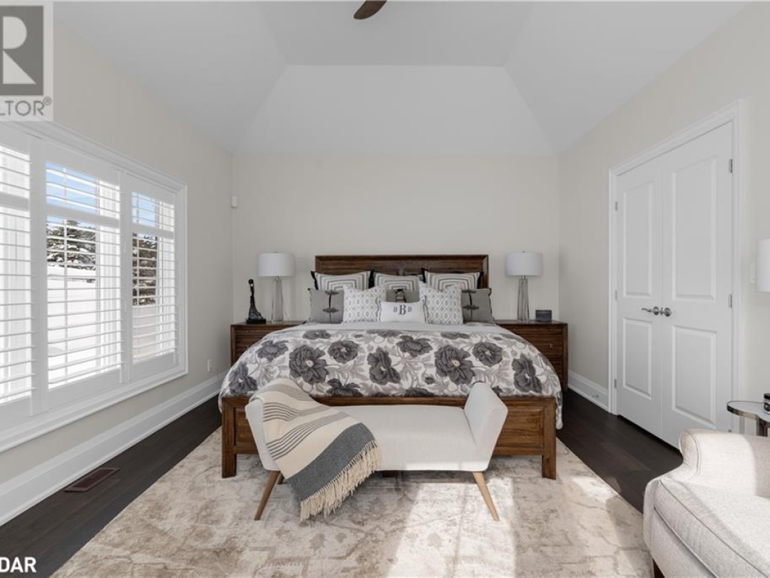12 Thoroughbred Drive, Oro-Medonte