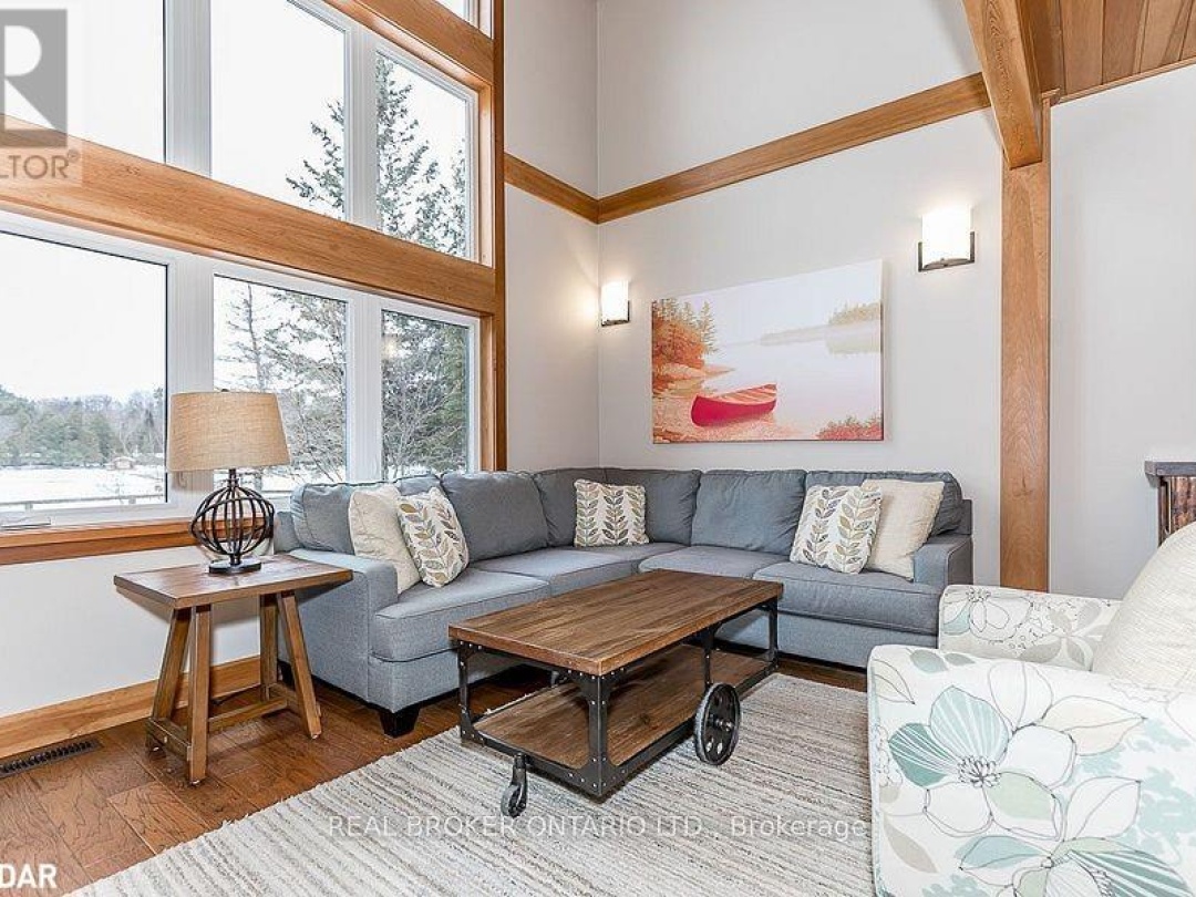 1841 Muskoka Road 118 Road W Unit# 1B, Lake Muskoka