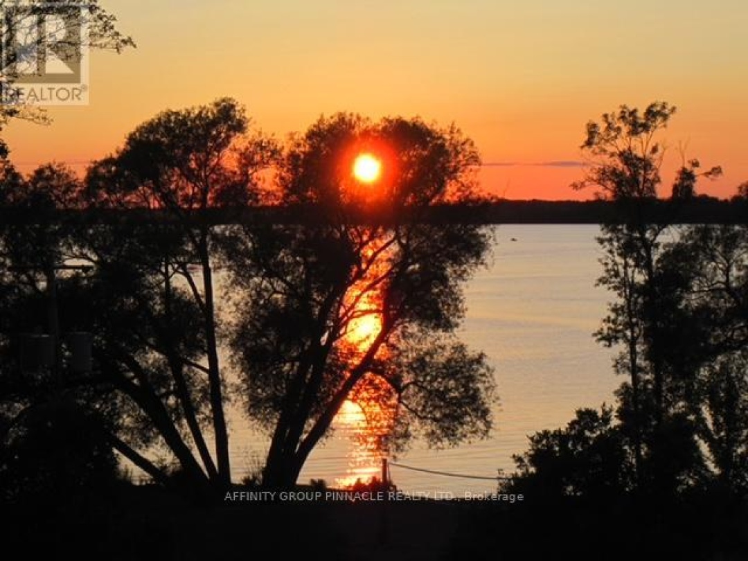 103 - 94 FRANCIS STREET W, 