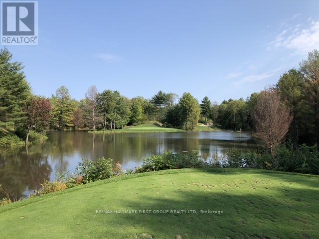 104 - 120 CARRICK TRAIL, 