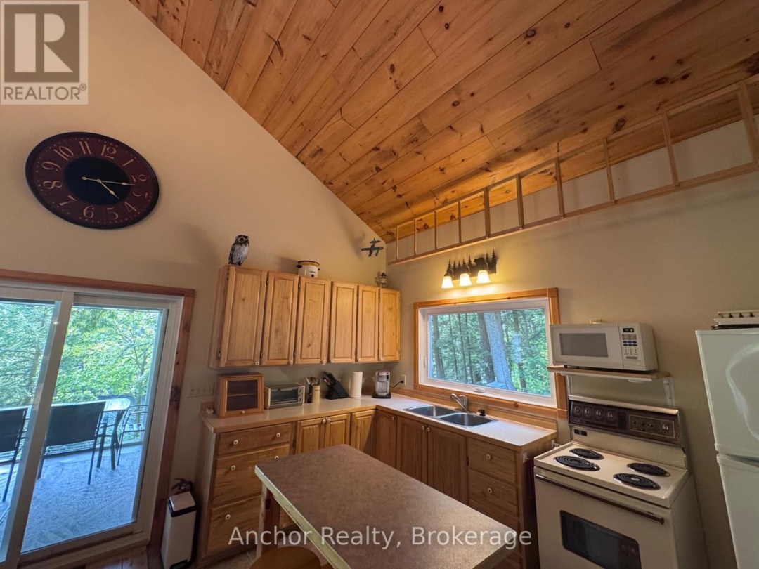 10469 LITTLE HAWK LAKE, 