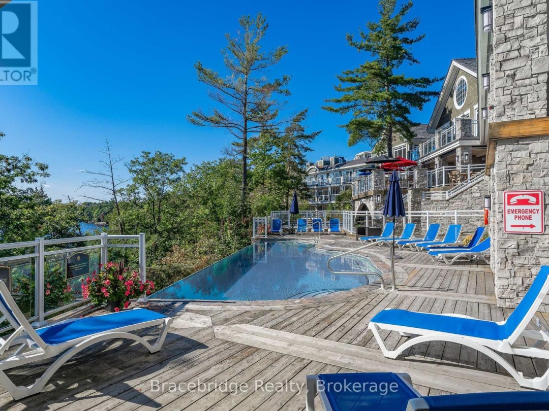 G104-D2 - 1869 MUSKOKA ROAD 118 HIGHWAY W, 