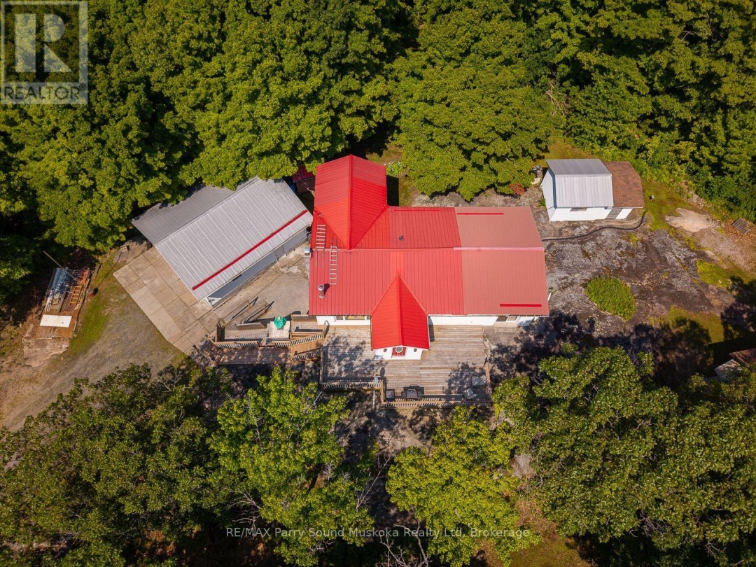 124 PINEWOOD ROAD, 