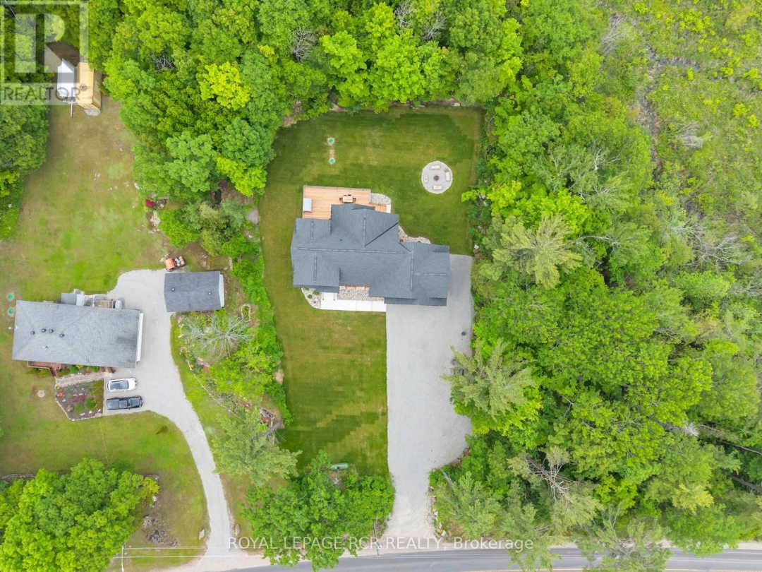 2360 HONEY HARBOUR ROAD, 