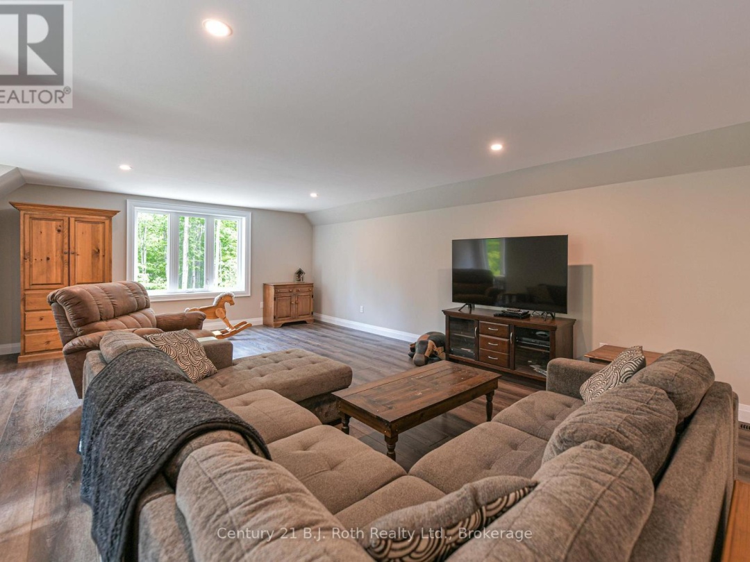 3082 FAIRGROUNDS ROAD, 