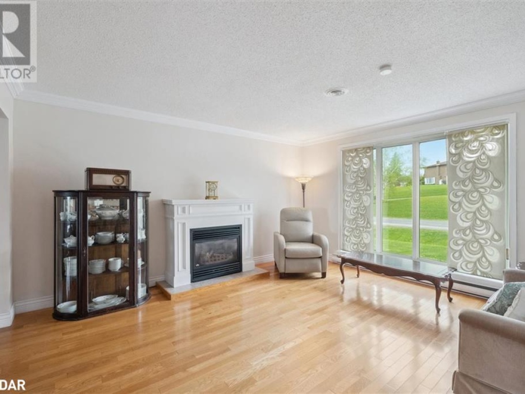 381 Country Club Circle, Pigeon Lake