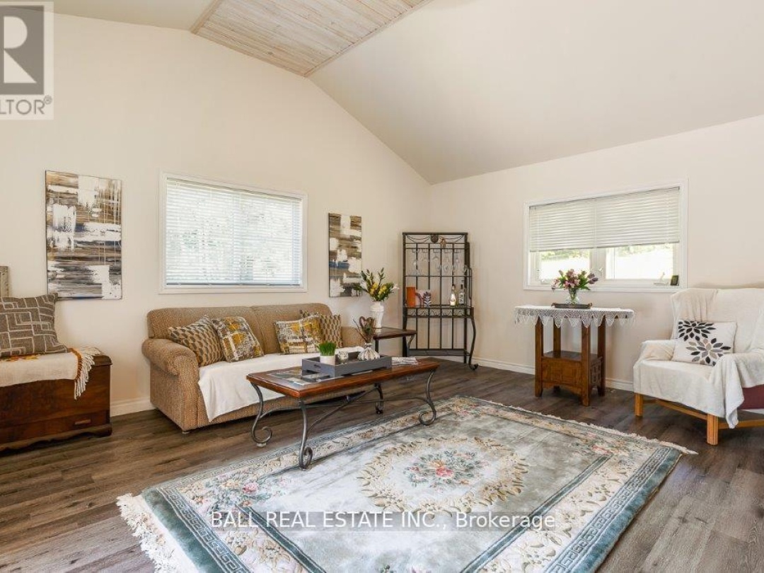 4263 LOOP ROAD, 