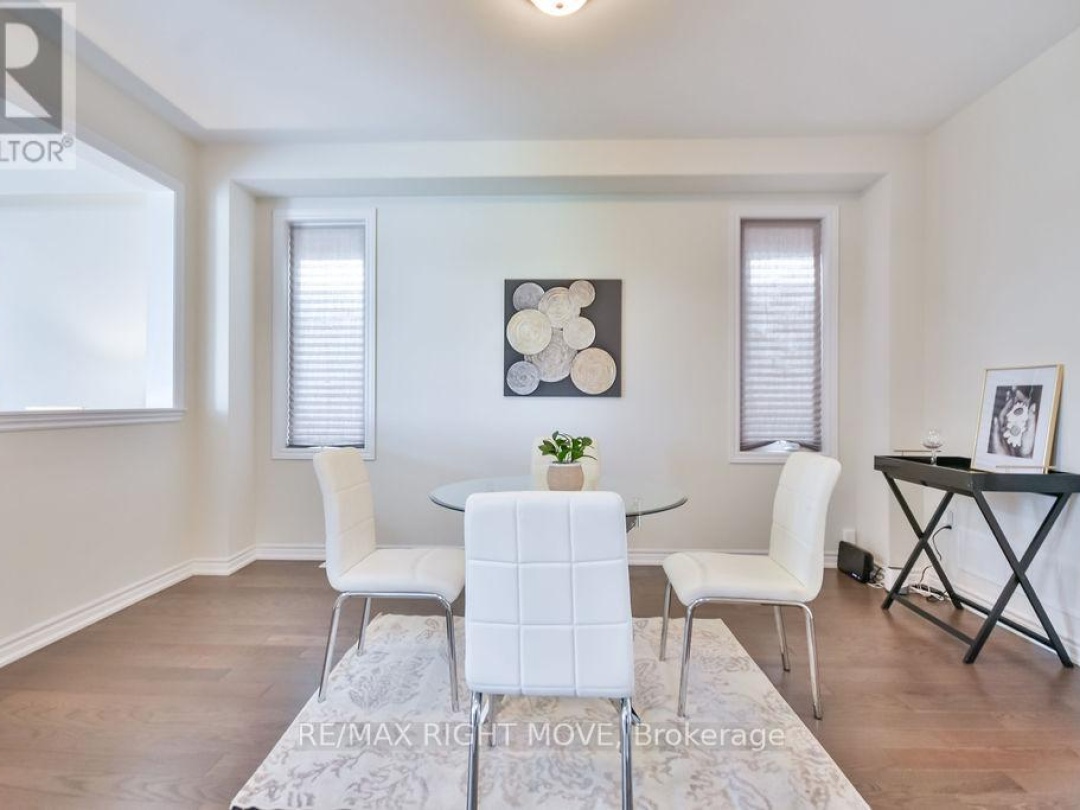 3117 Orion Boulevard, Orillia