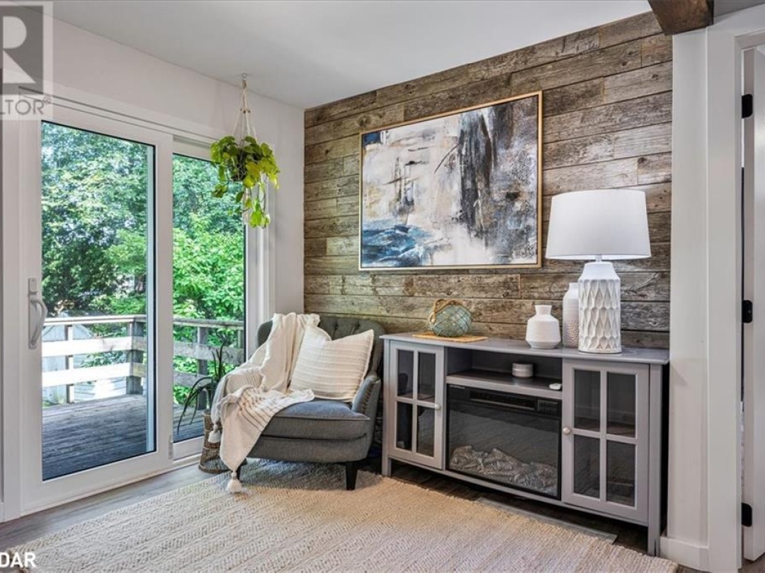 1057 Severn River Road, Severn River