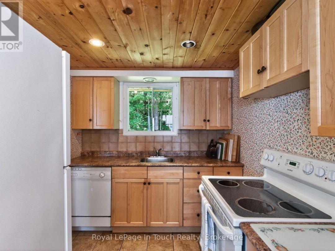 2 IS 270 SIX MILE LAKE ISLAND,