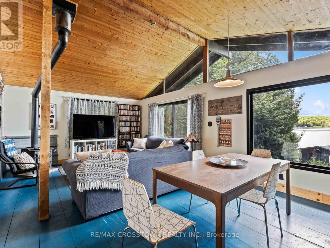 228 Macbeth Island, Wood Lake