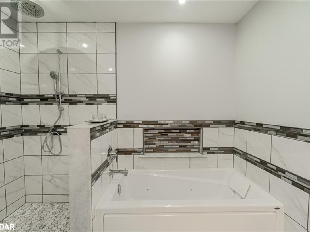 3069 Monarch Drive, Orillia