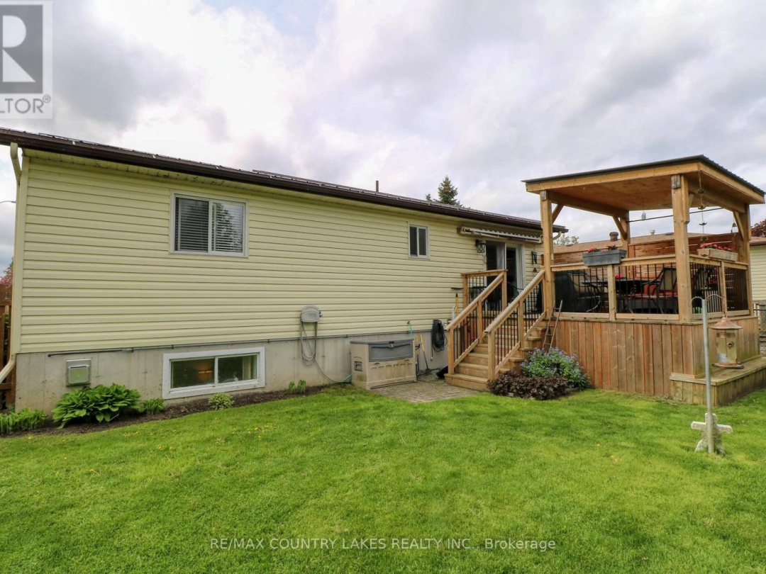 86 Beechwood Avenue, Lake Simcoe