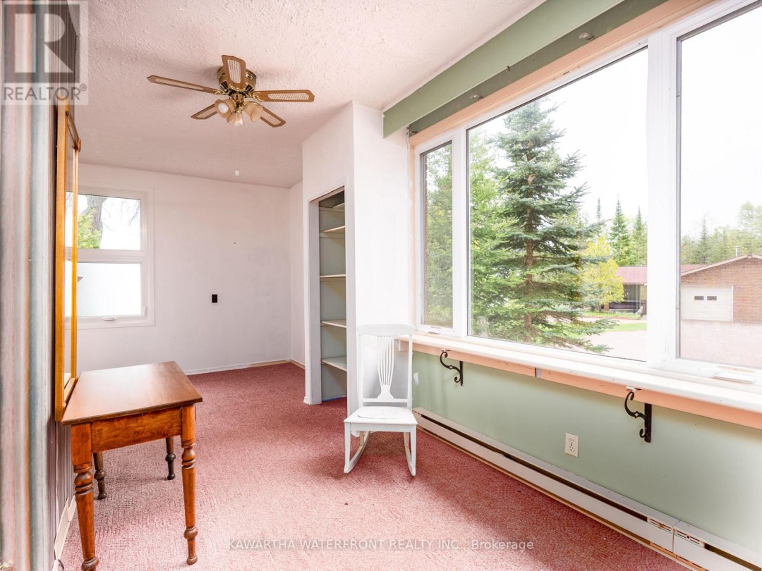 557 Riverside Drive, Pigeon Lake