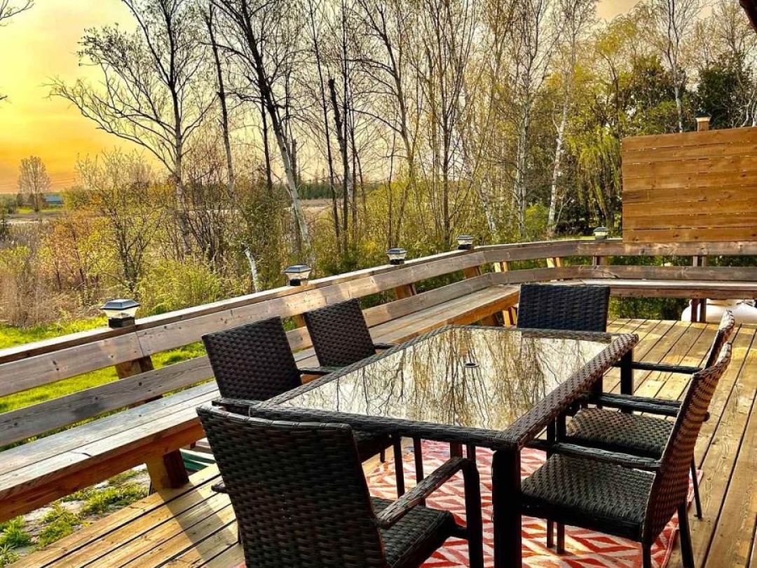 30 Emily Creek, Sturgeon Lake