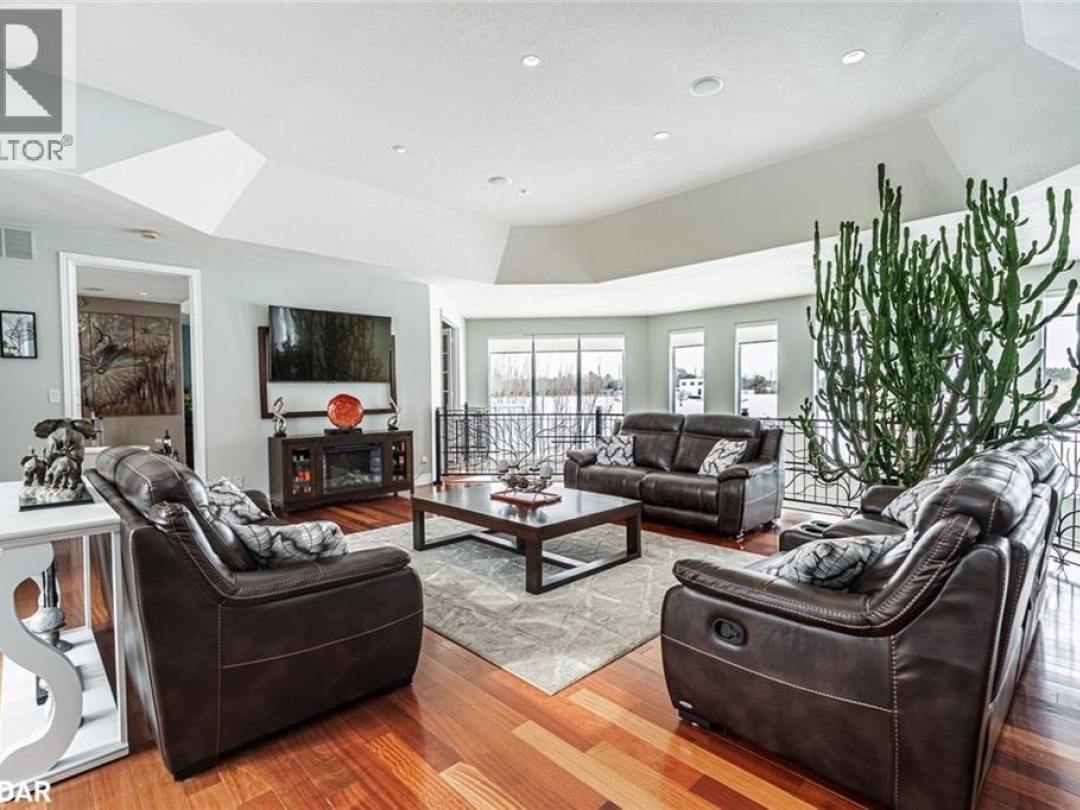 1372 DIVISION ROAD EAST, 