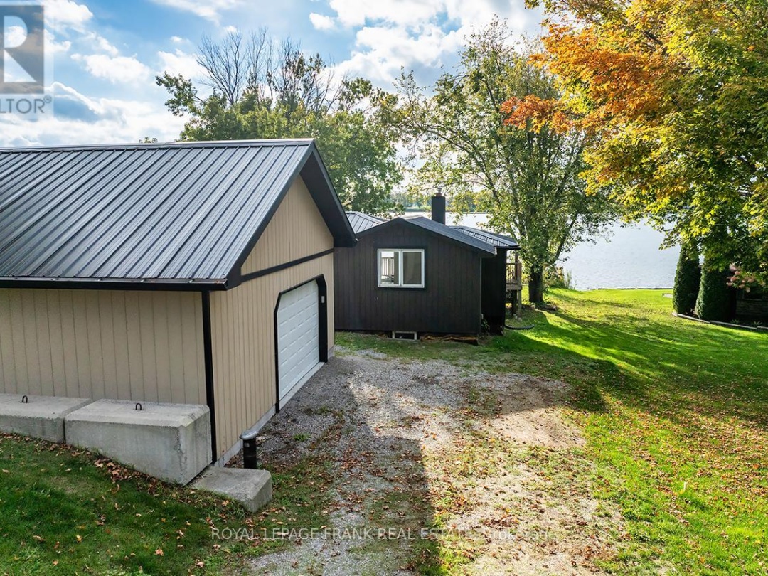 119 OAKDENE CRESCENT, 