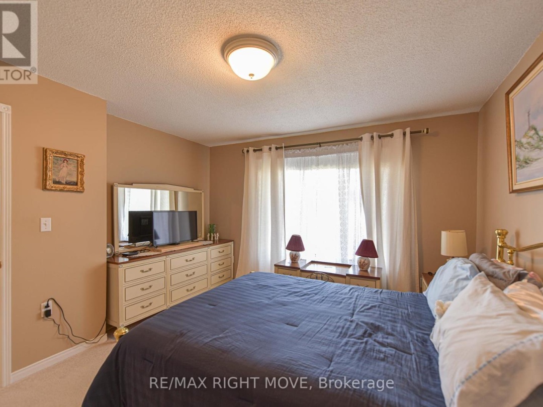 408 40 Museum Drive, Orillia