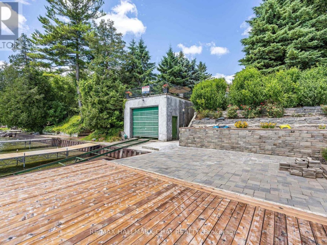 1125 WOODLAND DRIVE, Lake Simcoe