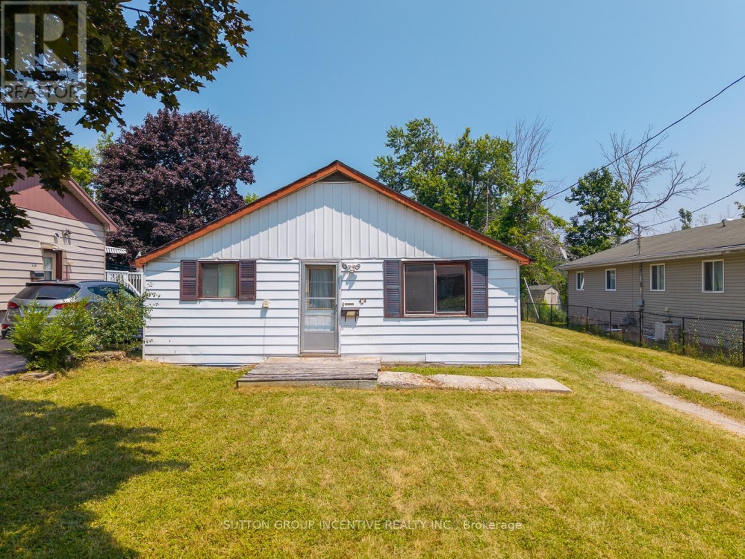 424 FOREST AVENUE S, 