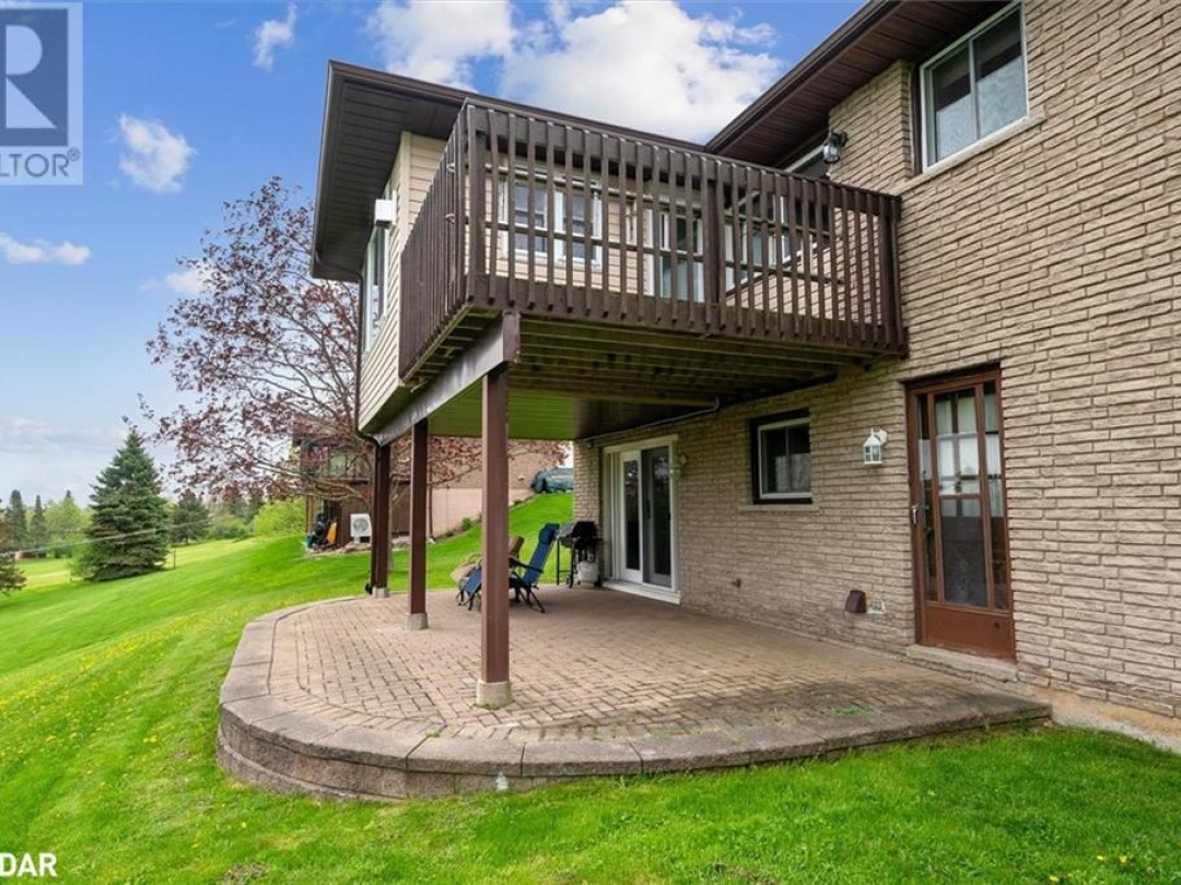 381 Country Club Circle, Pigeon Lake