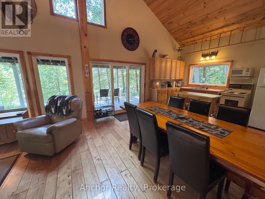 10469 LITTLE HAWK LAKE, 