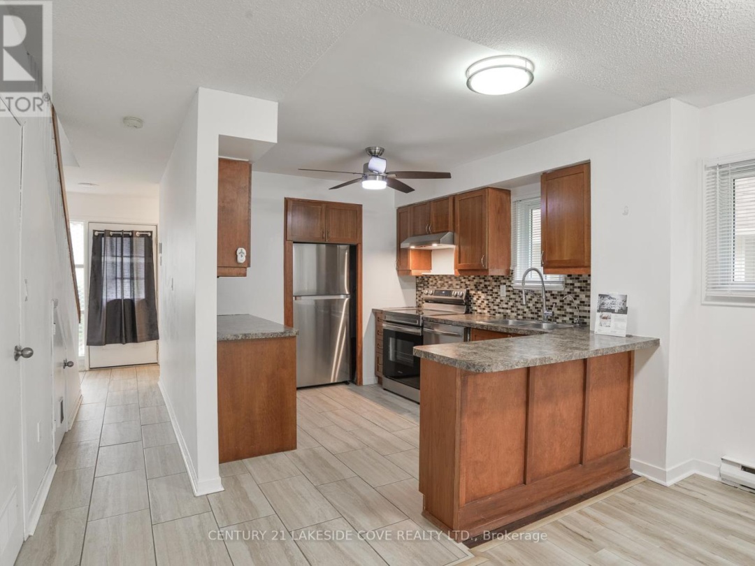 UNIT 5 - 4 PARADISE BOULEVARD, 