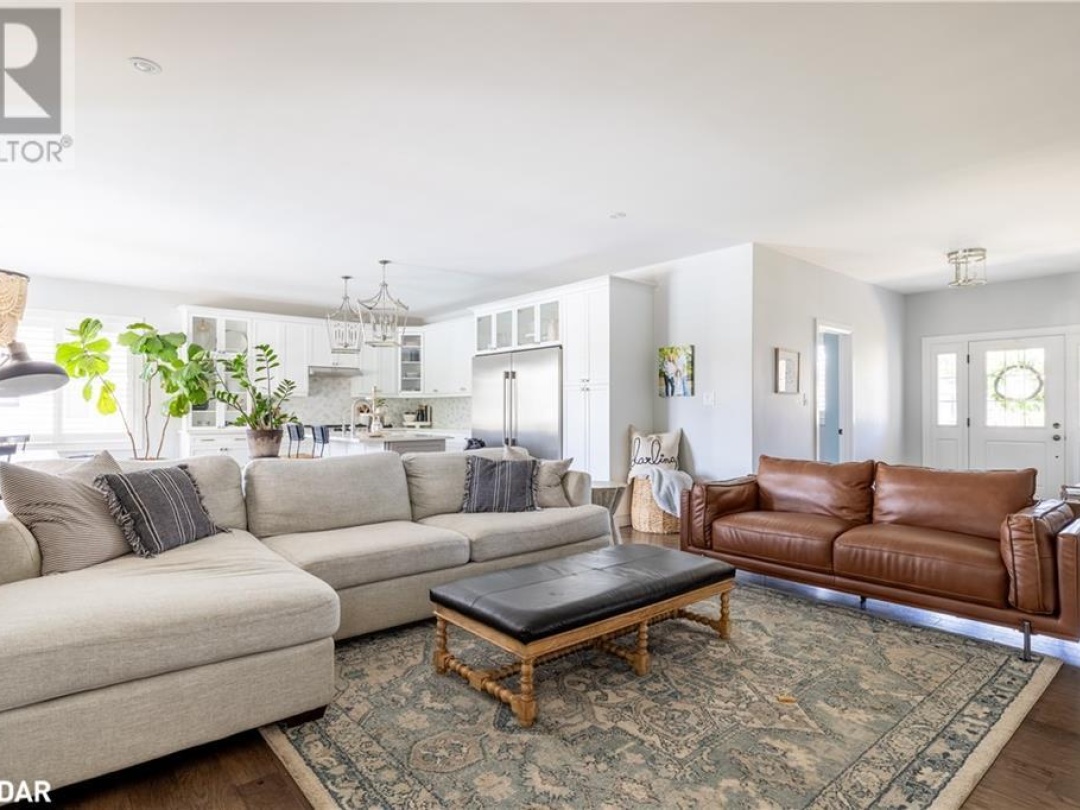 19 CHESLOCK Crescent, 
