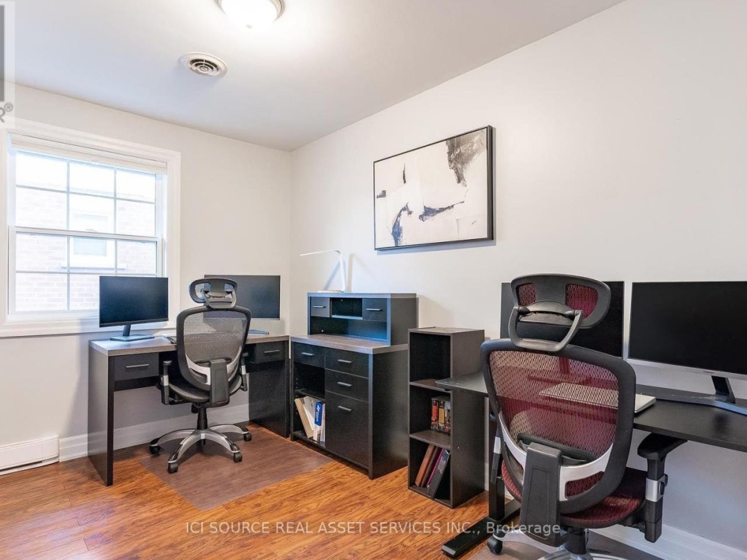 653 SIMCOE STREET, 