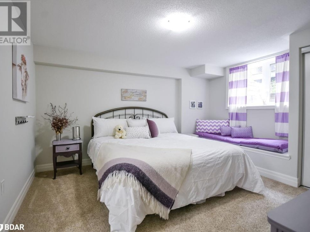 7 WINDSONG Crescent, 
