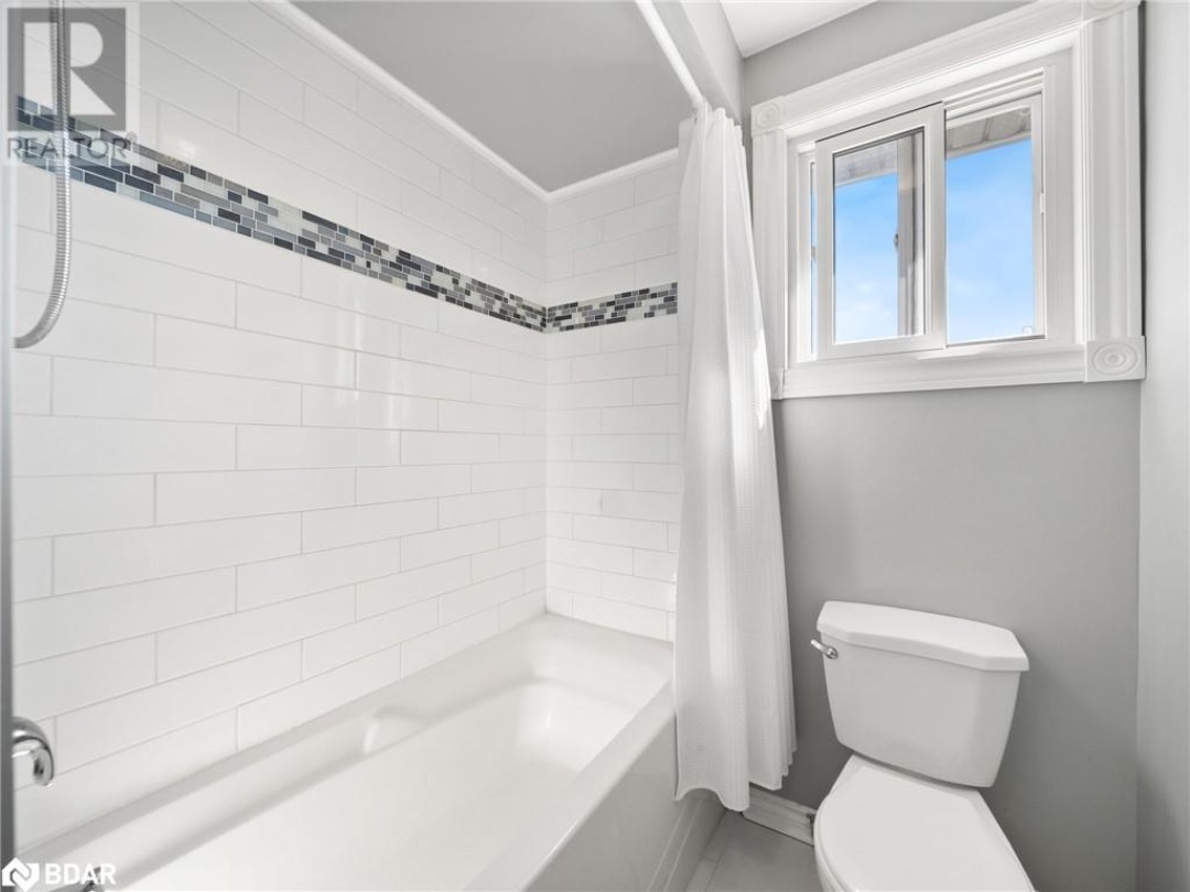 2 CHESTNUT Place, 