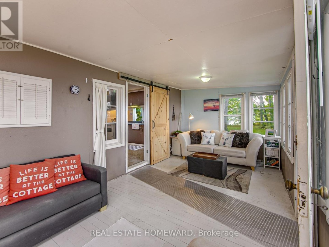 1046 Bea Dale Lane N, Sparrow Lake