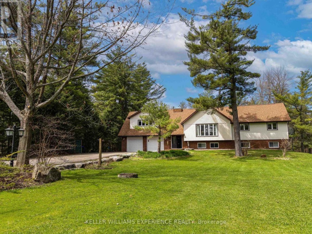 1936 Peninsula Point Road, Sparrow Lake