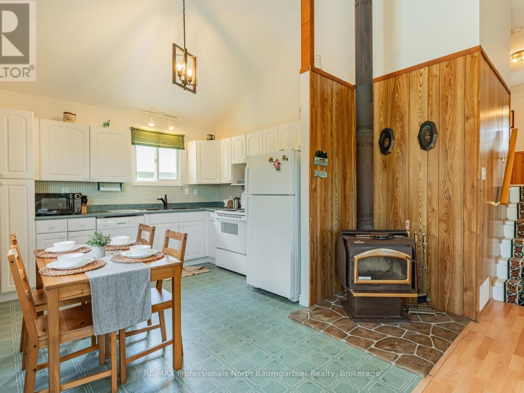 1053 Mink Road, Long Lake