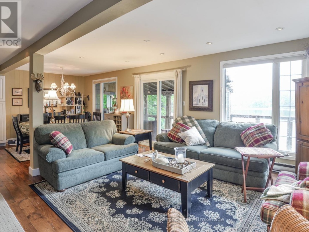 1029 LAKESHORE DRIVE, Lake Muskoka