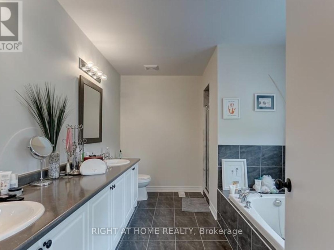 12 Masters Crescent, Georgian Bay