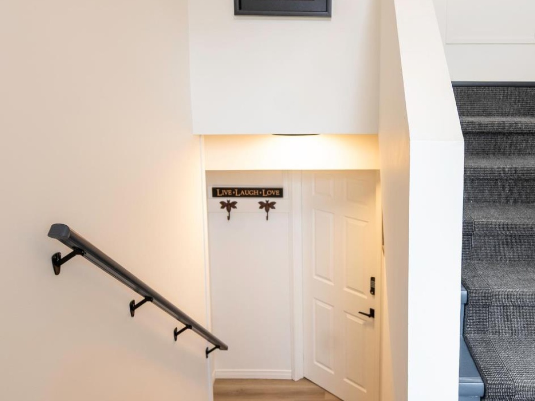 11 SHERIDAN DRIVE, 
