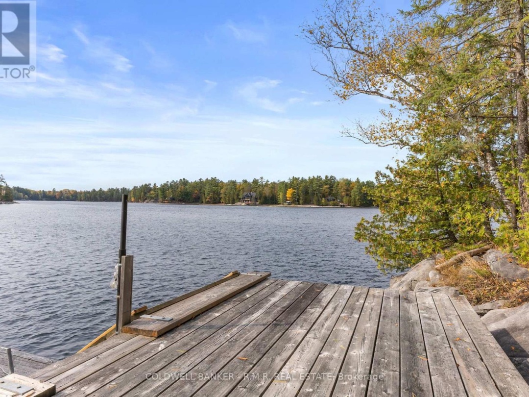 701 ISLAND 7, Crystal Lake