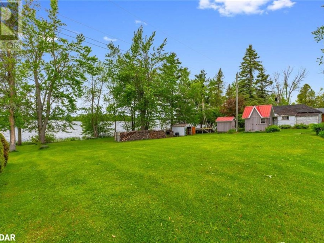 201 Avery Point Road, Dalrymple Lake