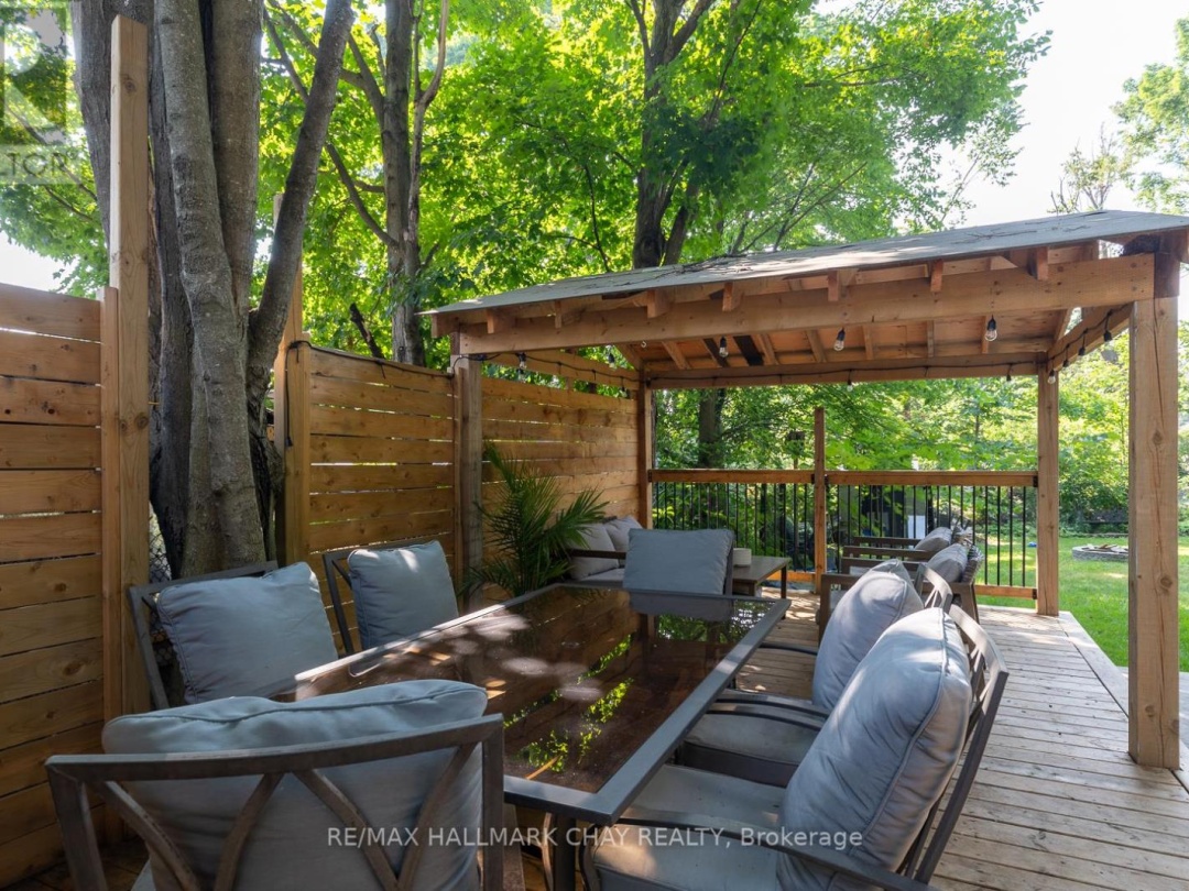 109 BORLAND STREET E, 