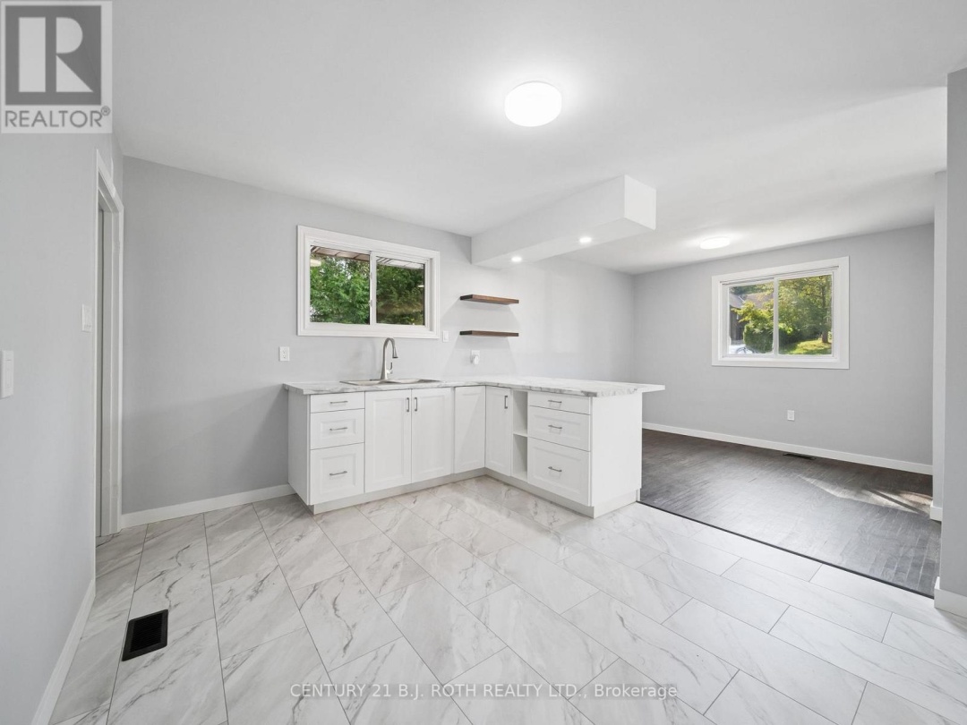 138 SIMCOE STREET, 