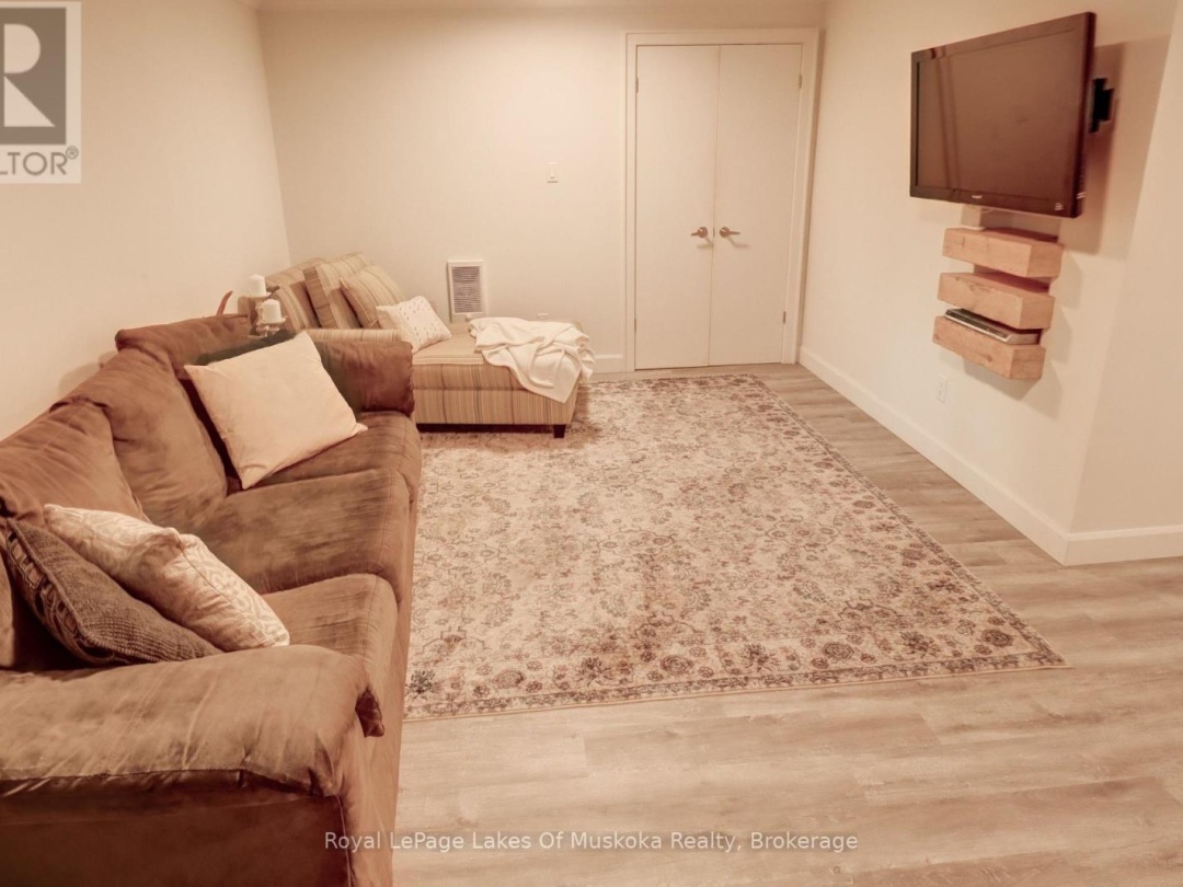 38 FLORENCE STREET W, 