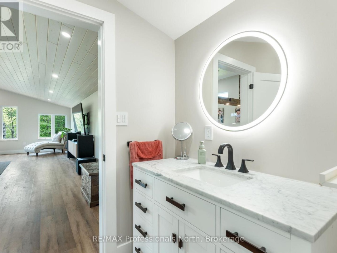 1063 Mink Road, Long Lake
