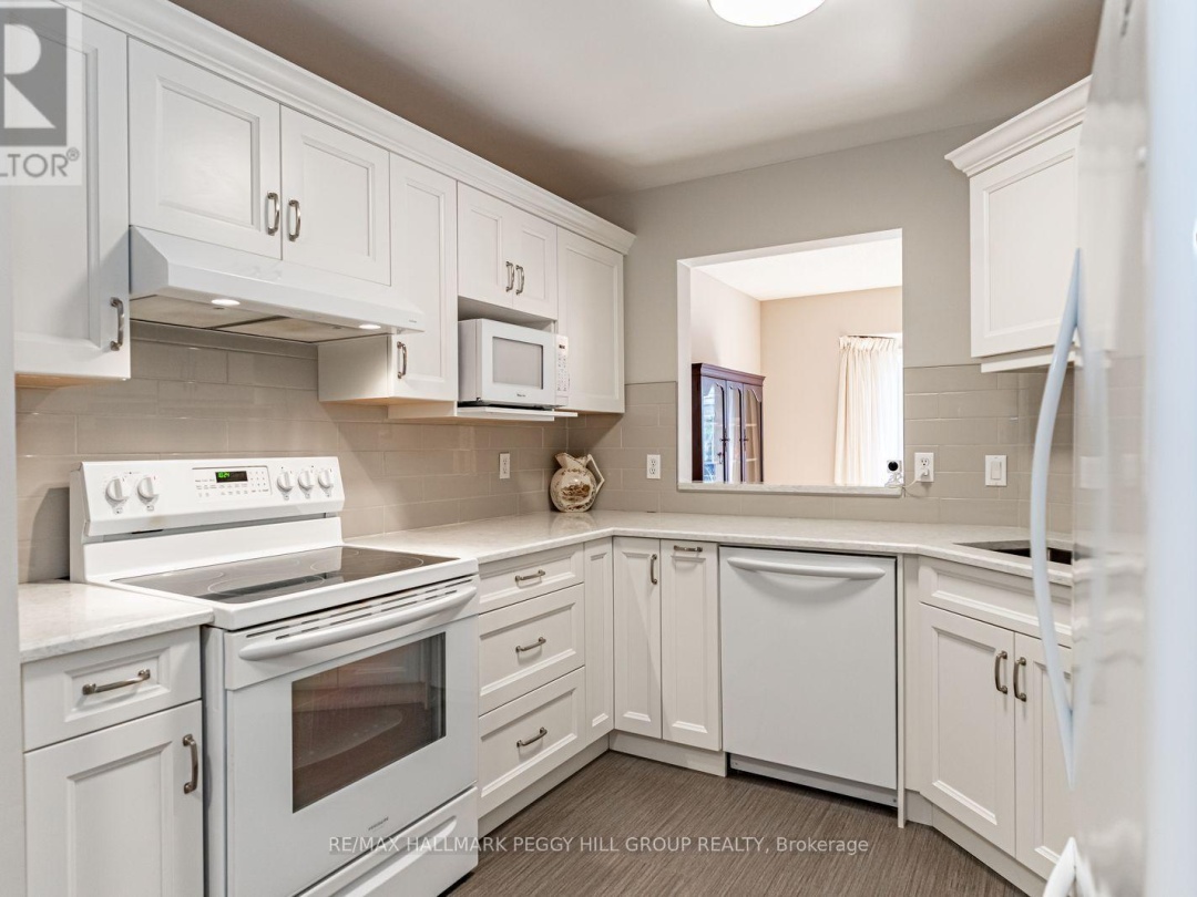 402 - 40 MUSEUM DRIVE, 