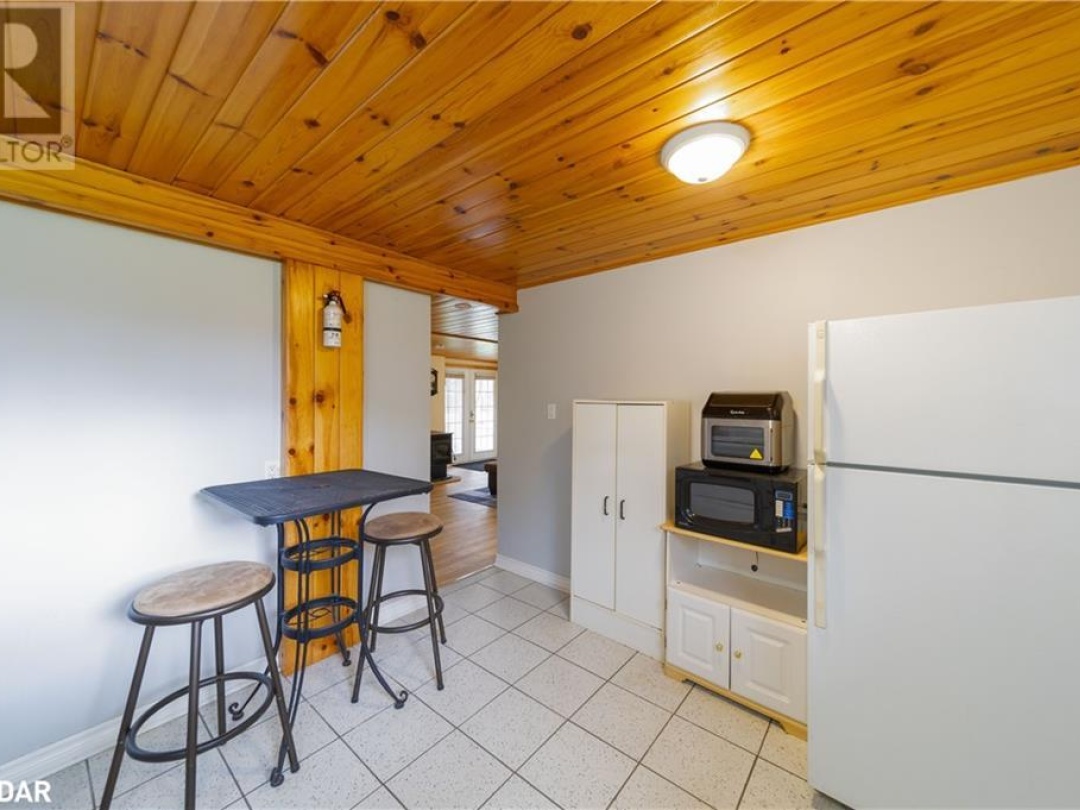 1936 Peninsula Point Road, Sparrow Lake